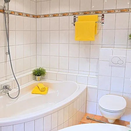 Haus Anna An Der Stadtmauer Otel 3*